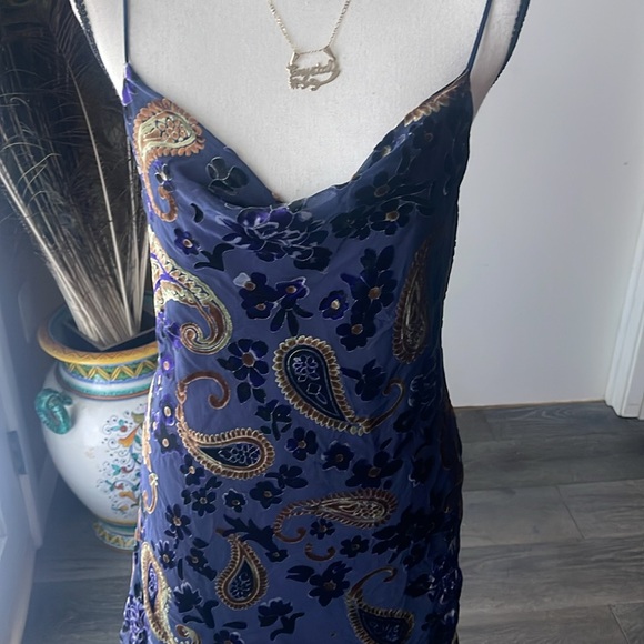 Navy blue floral - Picture 3 of 4